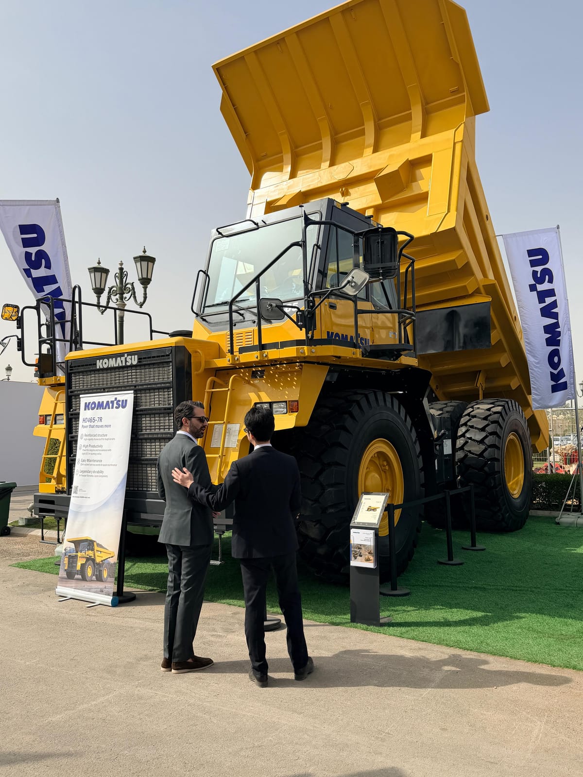 MaadenX representative speaking with a visitor at Future Minerals Forum 2026